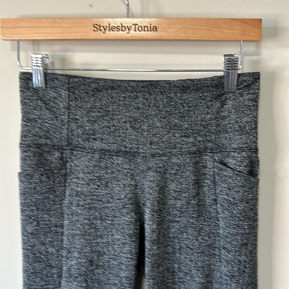 ATHLETA HERRINGBONE MERCER TIGHT Black Legging Workout Sz XS - Picture 7 of 15